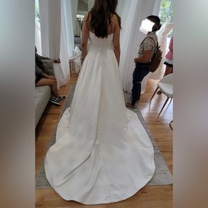 Selling an unused, unaltered, Stella York Wedding dress, elegant & simple.